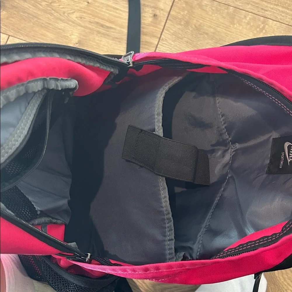 Nike Pink Womens Backpack GREAT CONDITION lots of pockets
